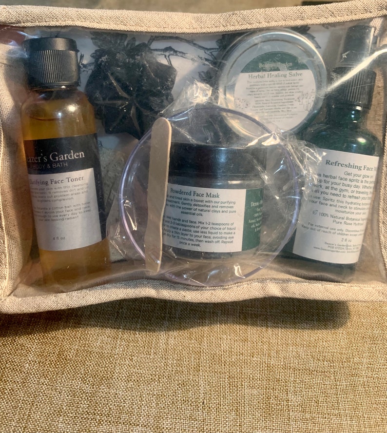 Face Care Essentials Grab Bag set image 2