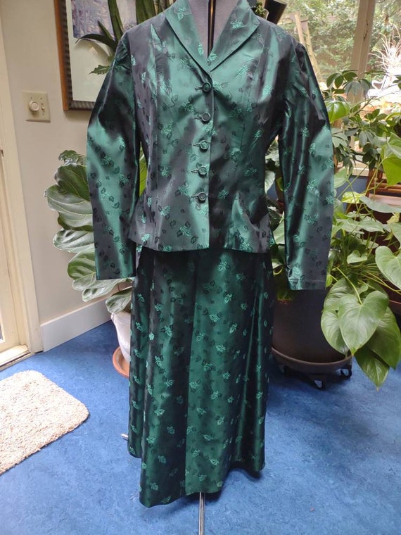 Green Damask Women's Suit 1950s - image 2