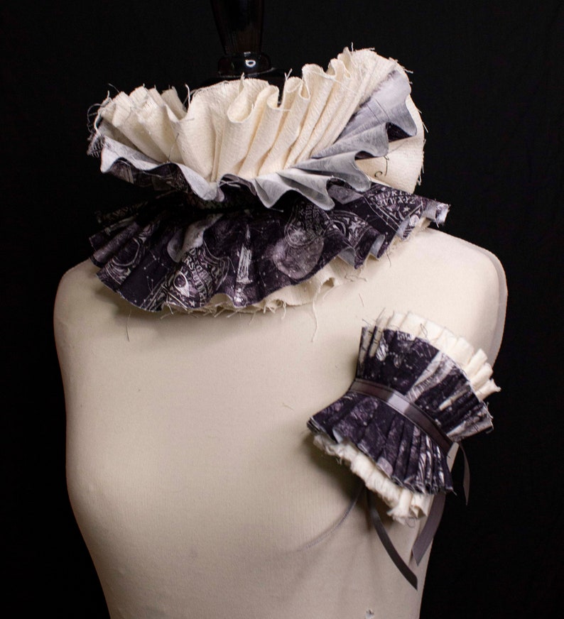 Spooky Circus Ruffle Collar & Cuffs image 2