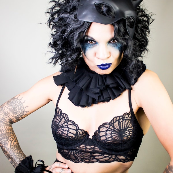 Black Circus Ruffle Collar & Cuffs