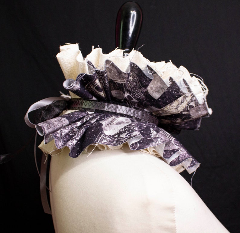 Spooky Circus Ruffle Collar & Cuffs image 8