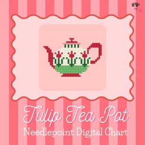 Könnte beinhalten: Ein digitales Kreuzstichmuster mit einem pixeligen Teekannen-Design. Die Teekanne ist hauptsächlich weiß mit roten und grünen Akzenten, einschließlich tulpenförmiger Blumen. Der Text "Tulip Tea Pot" und "Needlepoint Digital Chart" wird auf einem rosa Hintergrund angezeigt.