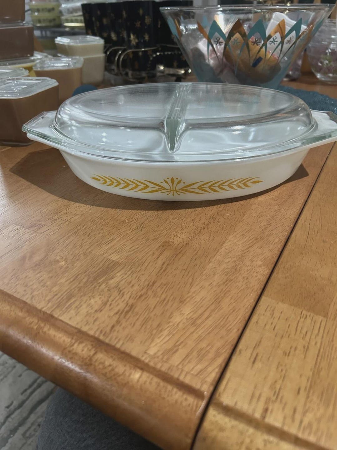 Vintage 1960 Pyrex 1.5 Qt Divided Casserole Dish - Royal Wheat