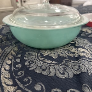Halverwege de eeuw vintage pyrex turkoois 024 ronde braadpan met deksel Deksel: