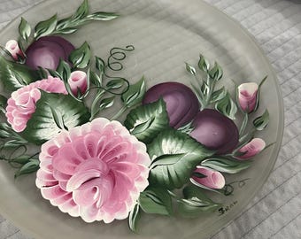 Plato de vidrio esmerilado pintado a mano: rosas rosas, frutas moradas, firmado por el artista Fran