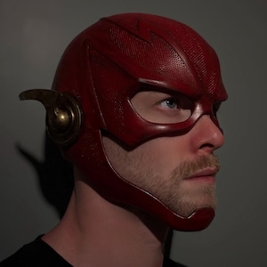 3D Printed Flash Helmet: Custom Painted & Weathered