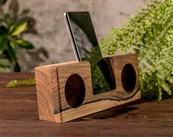 Wooden Phone Amplifier – Passive Walnut Speaker Stand for Smartphone | No Power | Eco Gift for Music Lover, Desk, Office, Home