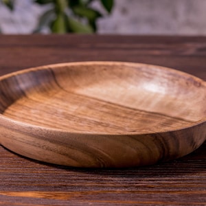 Walnut Dinner Plate | Medium Wooden Dish for Serving or Display | Natural Tableware Gift