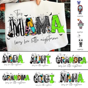 Op de afbeelding: Witte sweatshirt met de tekst "This MAMA loves her little nightmare" in een Halloween-thema ontwerp. De letters zijn versierd met karakters en patronen. Vleermuizen en spinnenwebben zijn ook inbegrepen.