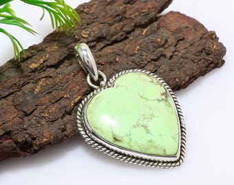 Ciondolo a forma di cuore in argento sterling 925 con crisoprasio color limone, gioiello fatto a mano.