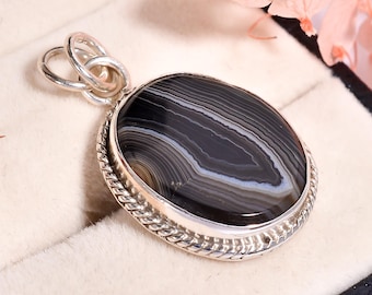 Handmade 925 Sterling Silver Black Banded Agate Pendant Necklace