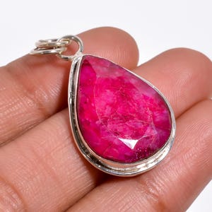 Handgemaakte peerrobijnhanger: 925 sterlingzilveren roze edelsteen