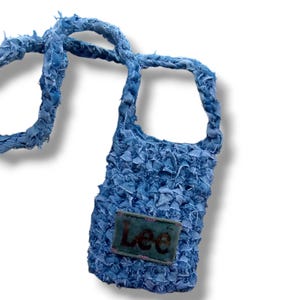 Upcycled Denim Phone Pouch – Handmade Crochet Case for Smartphone & Cards – Eco-Friendly Gift for Her