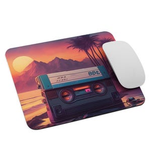 Alfombrilla de ratón retro Vaporwave – Alfombrilla de escritorio con estética neón de los 80 – Alfombrilla para juegos Synthwave – Decoración de oficina cyberpunk – Accesorios geniales para ordenador