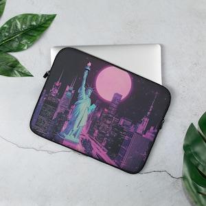 Synthwave Laptop Sleeve | Neon Statue of Liberty NYC Case | Retro Vaporwave Aesthetic Tech Sleeve | Cyberpunk 80s Laptop Cover Gift