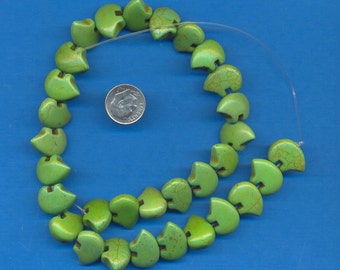 15 Inch strand of 12x18mm Magnesite zuni bear beads, Green