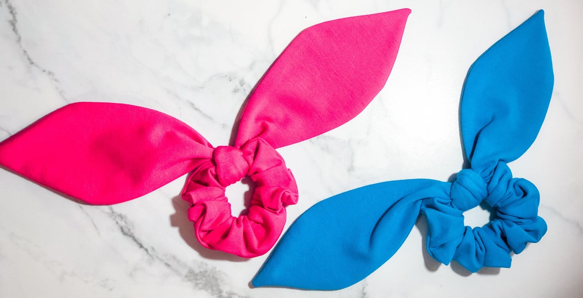 SCRUNCHIE WITH TIE MINIATURE MOMENTS