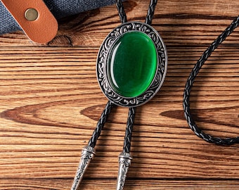 Corbata de bolo de piedra verde, collar de cuero estilo occidental, regalo de boda hecho a mano