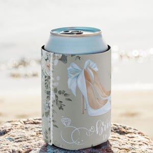 エレガントな花柄の花嫁用缶クーラー。独身パーティー、ブライダルシャワー、結婚式や婚約のギフト、彼女へのプレゼントに最適。