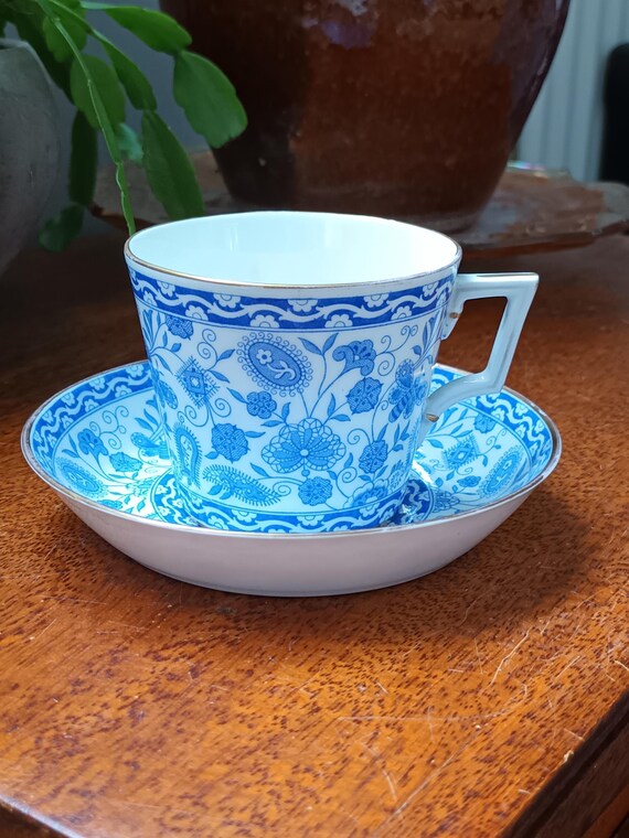 Beautiful Rare Antique Royal Crown Derby English Fine China Cup