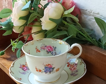 Hermoso y raro juego de platillos para taza de té, antiguo, victoriano inglés, fina porcelana pintada a mano, rosas rosadas, peonías, color verde menta, C1880, en excelente estado