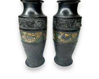 Par de jarrones chinos de bronce champlevé con máscara Taotie de bronce ennegrecido de 17 cm
