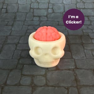Brain Clicker Fidget Skull Toy Keychain 3D Printed Articulated Halloween Fidget Backpack Charm Spooky Party Favor Trick or Treat Bulk Gift