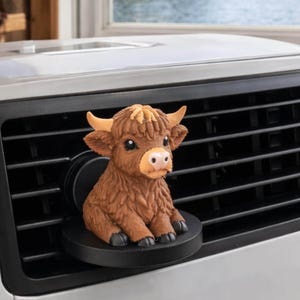 Highland Cow Car Air Freshener Vent Clip Essential Oil Diffuser Charm Gift Western Style Automobile Accessory Desk Fan Window Decoration