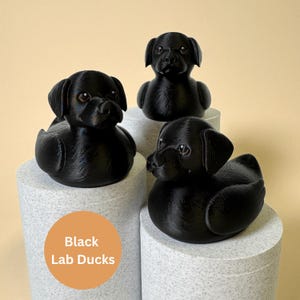 Labrador Retriever Figure Dashboard Decoration Vehicle Dog Ornament Car Interior Accessory Jeep Ducking Style Lab Lover Gift Desk Display Collector Item Birthday Present For Him Pet Owner Surprise Animal Friend Figurine Automobile