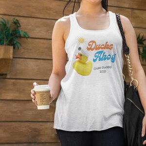 Débardeur Cruise Ducks Ahoy, ambiance estivale pour une chemise de fête amusante au bord de la piscine, cadeau pour les amateurs de canard, débardeur en jersey doux, mignon sur le maillot de bain Cruise Deck