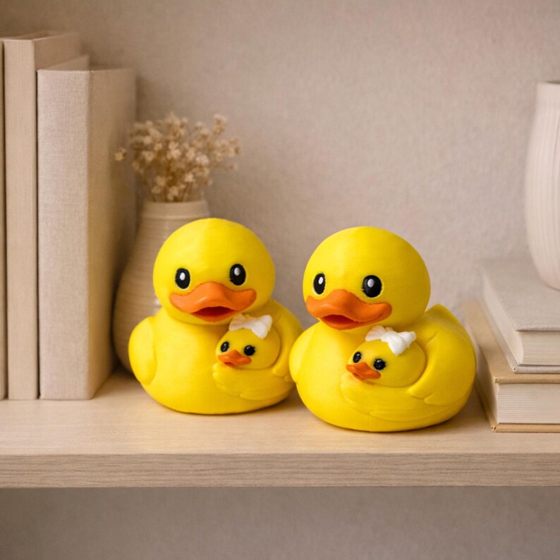 Protective Mother Figurine Duck Family Ornament Baby Nurturing Sculpture Desk Decoration Piece Shelf Display Item Maternal Symbol Design Motherhood Representation Statue Mother Day Gift Idea Nursery Decor Accent Sentimental Keepsake