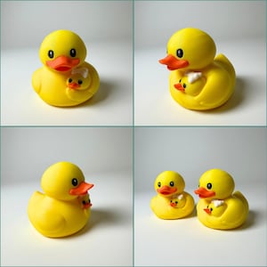 Puede incluir: Pato de goma amarillo con pico naranja y ojos negros, sosteniendo un patito m&aacute;s peque&ntilde;o. El patito tiene un lazo blanco. La imagen muestra m&uacute;ltiples vistas del pato.
