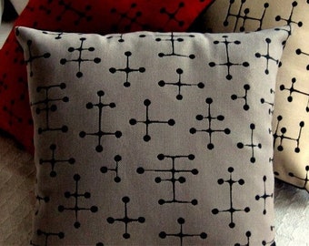 Housse de coussin MCM Eames Dot Retro - Tissu Maharam - Petit pois gris taupe et noir - Plusieurs tailles disponibles