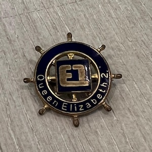 Queen Elizabeth II QE2 Pin Brooch Enamel