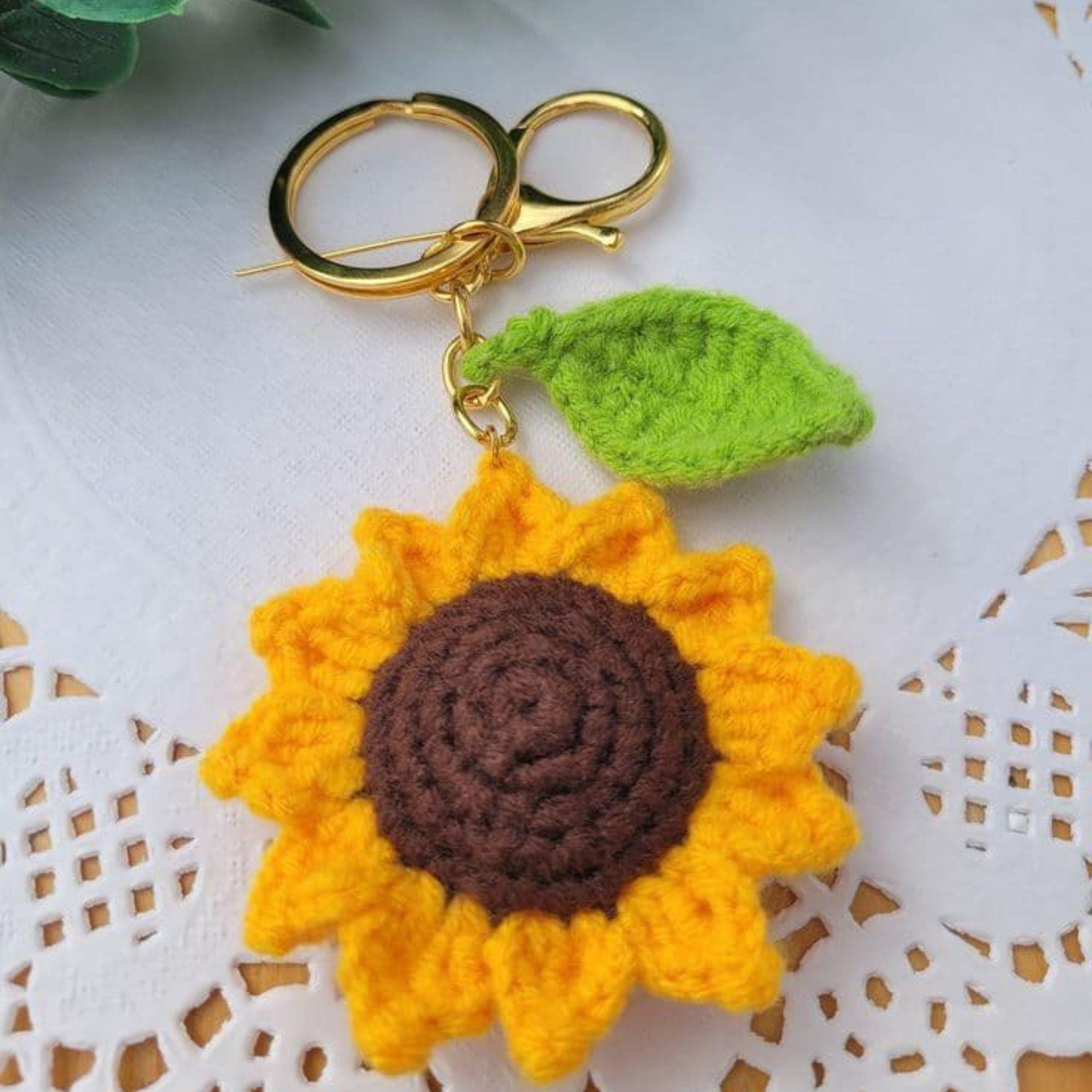 Crochet Sunflower Keychain Pattern: Easy Amigurumi Tutorial (PDF ...