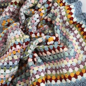 Granny Square Blanket Crochet Pattern, Cozy and Colorful DIY Throw Tutorial, Perfect for Home Decor and Handmade Gifts