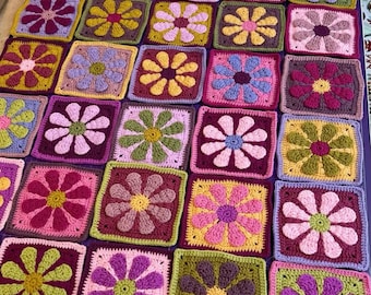 Retro Daisy Granny Square Crochet Pattern: 3D Flower PDF Tutorial