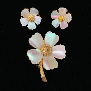 Vintage Mandle Dogwood Brooch and Clip-On Earrings: Gold Plated Mother of Pearl Demi-Parure