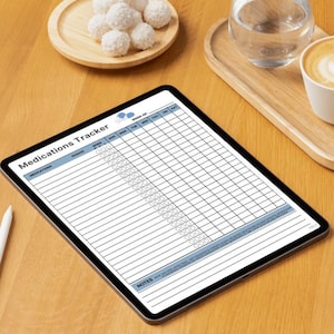 Puede incluir: Una tableta digital que muestra un formulario "Medications Tracker", con un lápiz óptico blanco. La imagen incluye una taza de café, un vaso de agua y un plato pequeño con golosinas blancas sobre una mesa de madera. El texto en la parte superior dice "FILL UP THE FILE DIGITALLY USING A PDF EDITOR (EXPLAIN)".