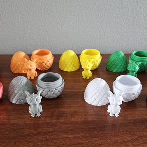 3D Printed Dragon Egg with Baby Dragon - Fantasy Hatchable Egg Toy, Mythical Creature Gift, Unique Desk Decor