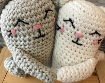 Crocheted Hugging Heart Cats - Gray/White - 1 Heart 2 Cats