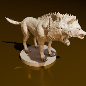 Puede incluir: Una escultura de lobo blanco de dos cabezas con una expresión de gruñido. La escultura está de pie sobre una base redonda y está hecha de un material blanco liso.