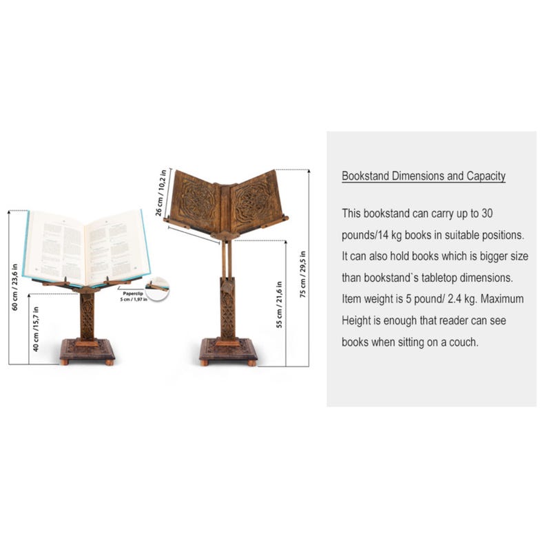 K&ouml;nnte beinhalten: Ein B&uuml;cherst&auml;nder aus Holz mit aufwendigen Schnitzereien. Er kann B&uuml;cher bis zu 30 Pfund oder 14 kg tragen. Der B&uuml;cherst&auml;nder ist 60 cm hoch, 40 cm breit und 26 cm tief. Er ist aus dunklem Holz gefertigt und hat ein traditionelles Design.
