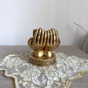 Ayatul Kursi Written Praying Hand Shape Figurine, Statue for Islamic Table Centerpiece, Muslim Home Decoration | Islamic Table Decor image 4