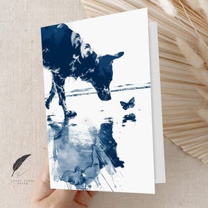 Küsten Strand Hund findet Schmetterling | Niedliche Hund Grußkarte | Nachricht anpassen oder innen leer | Grußkarte mit Tiermotiv & Umschläge | Vielen Dank