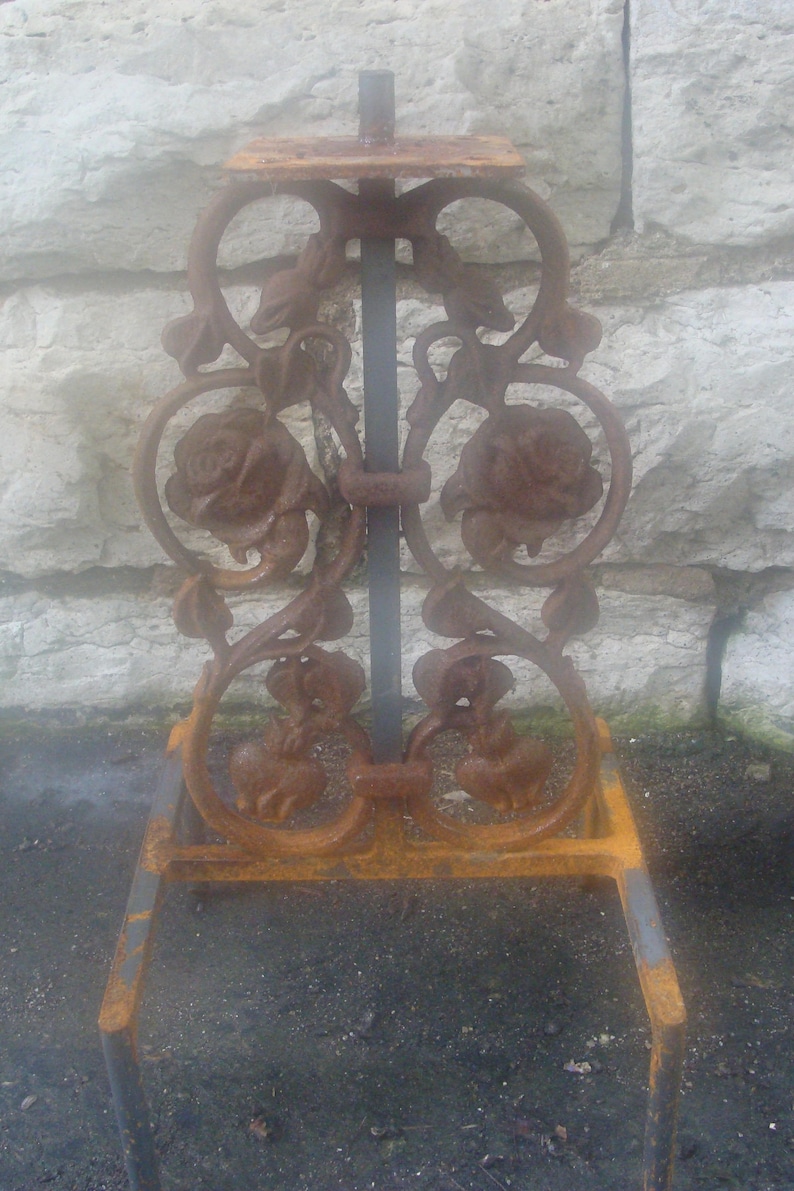 Short Rose Cast Iron Plant Stand