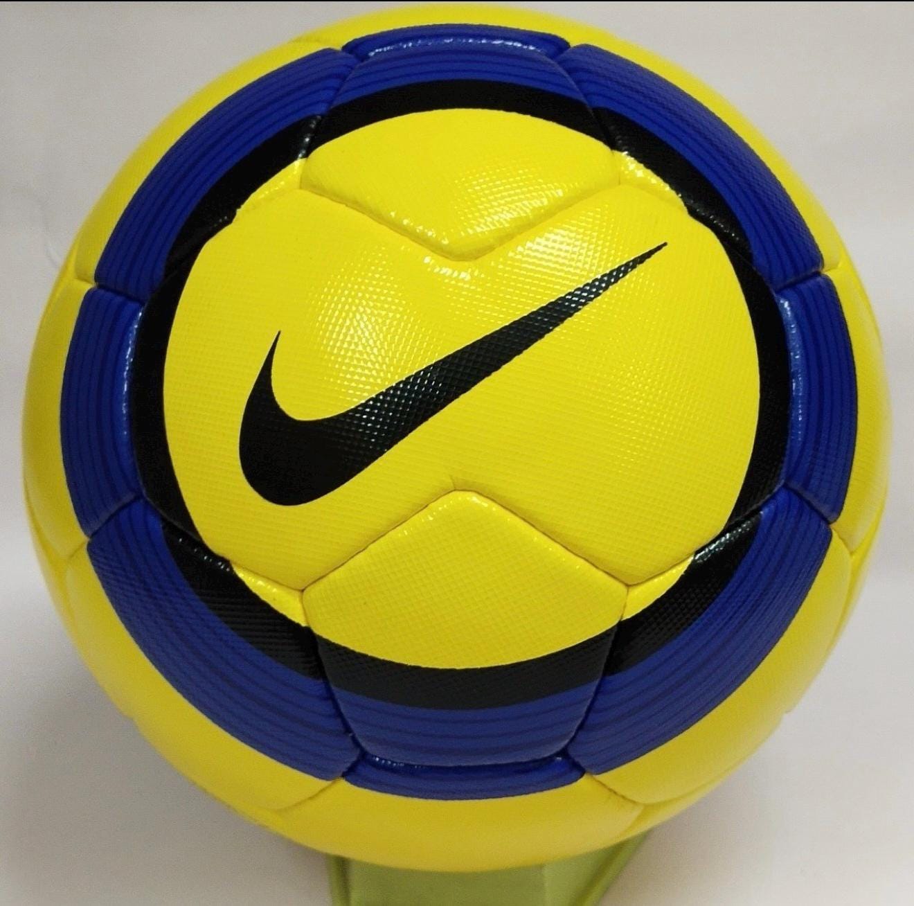 Nike トータル90サッカーボール サイズ5 イエロー/ブルー Nike T90 Aerow Premier League Official Size 5 Match Ball