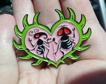 FLY TRAP HONEYMOON glow in the dark enamel pin