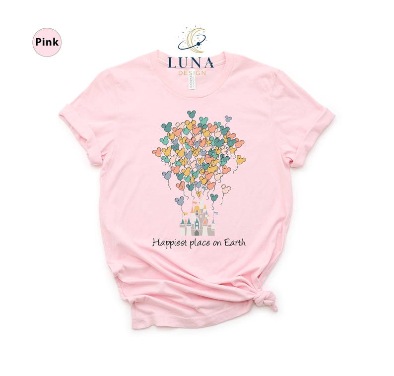 Camiseta de Disney "El lugar más feliz del mundo", camiseta de viaje a Disney, camiseta familiar, camiseta de vacaciones, camiseta de globo, camiseta de Mickey Mouse, camiseta de castillo imagen 4