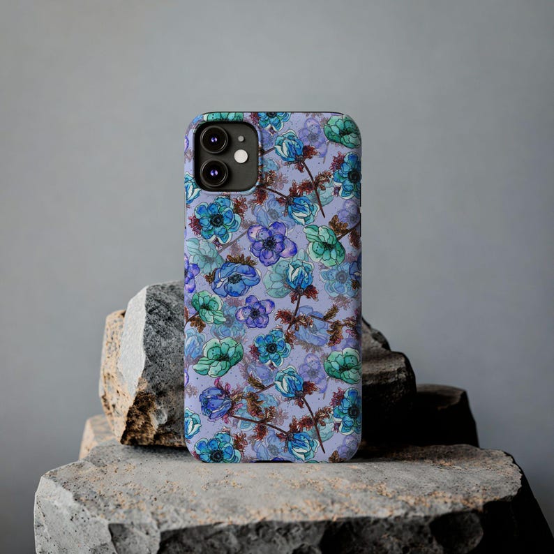 Slim telefoonhoesje met bloemen, blauwgroen waterverf (past op iPhone 14/11) afbeelding 1